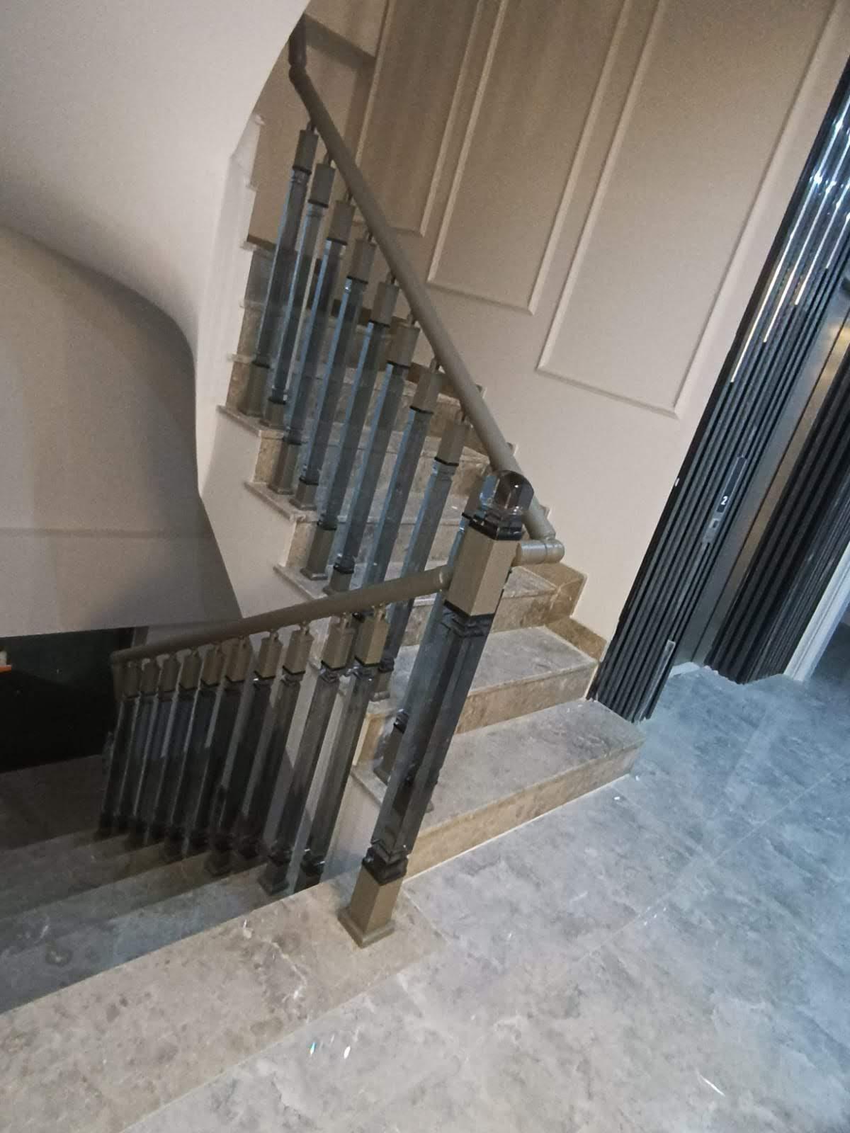 Merdiven pleksi korkuluk 5